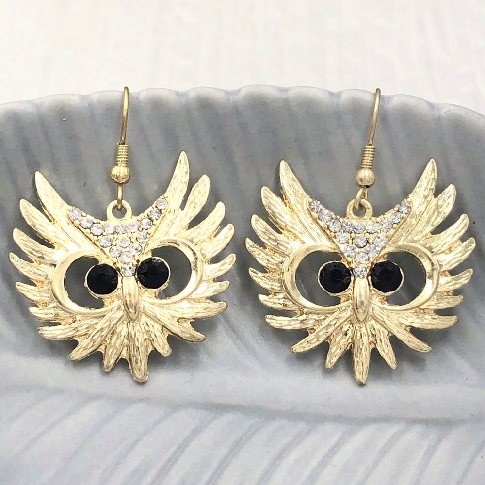🌼 Owl Face Feathers Unique Gold Tone Dangle Earrings